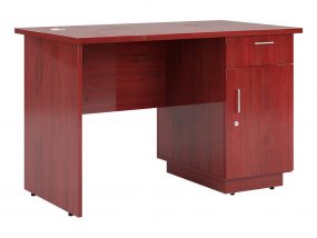 Bàn nhân viên sơn PU